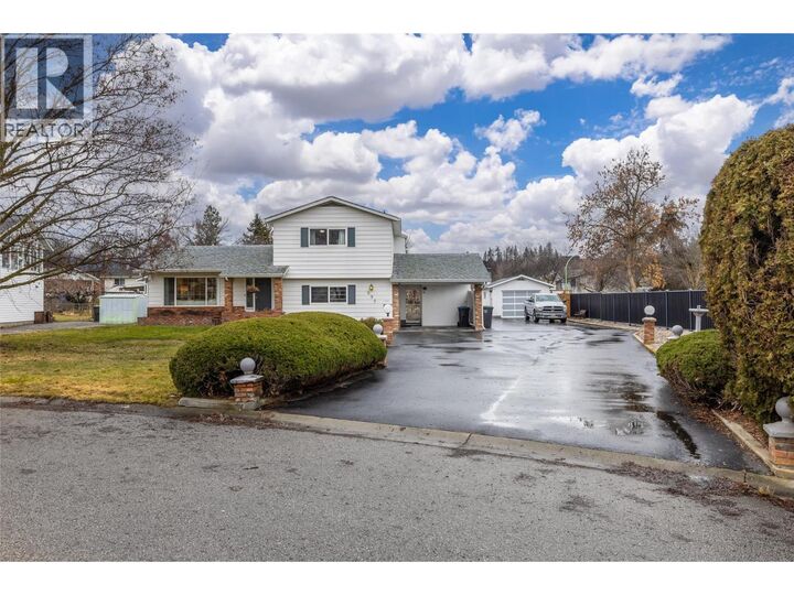 Property Photo:  695 Moraine Court  BC V1X 5X2 