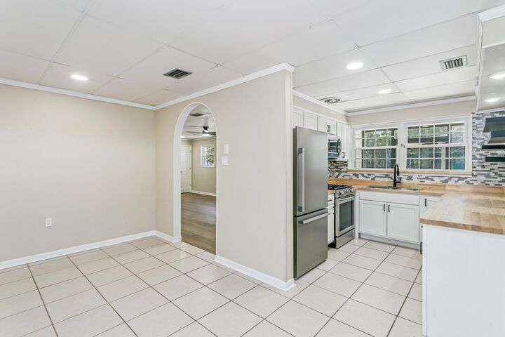 Property Photo:  123 SW Robinwood Drive  FL 32548 