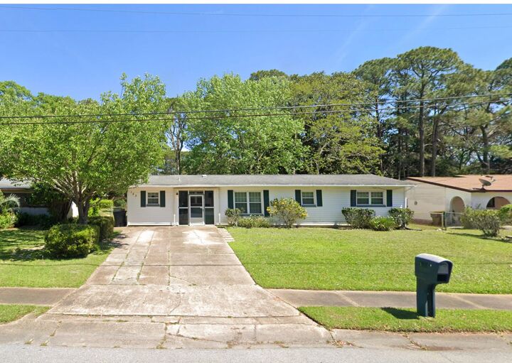 Property Photo: 123 SW Robinwood Drive FL 32548