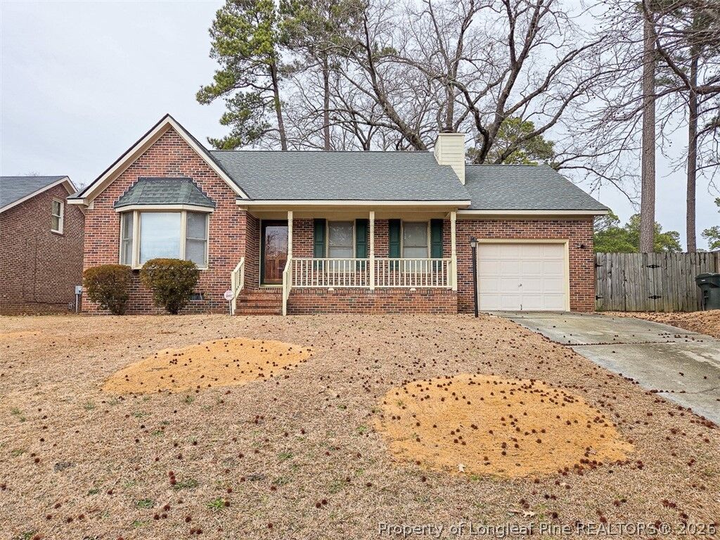 Property Photo: 6004 Dunbridge Drive NC 28314