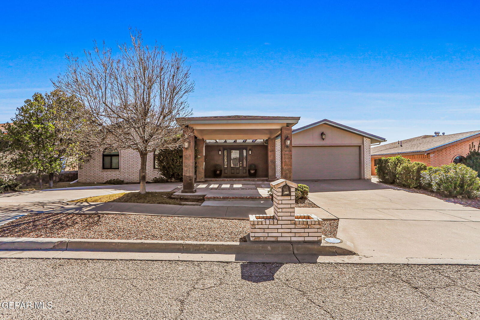 Property Photo:  824 Agua Caliente Drive  TX 79912 