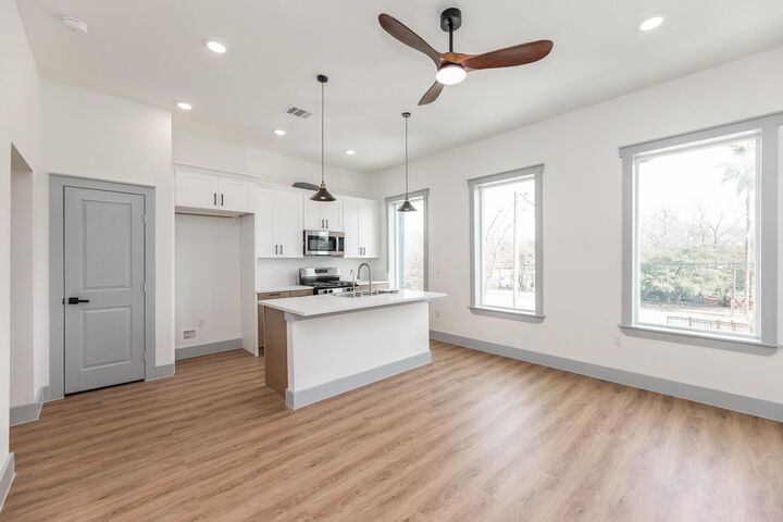 Property Photo: 704 S 1st Street TX 77301