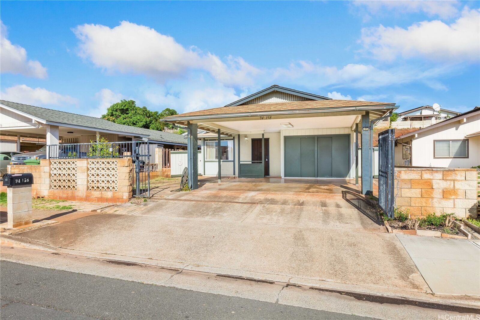 Property Photo: 94-158 Kupuohi Place HI 96797