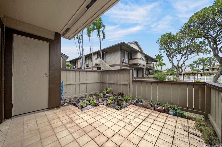 Property Photo:  91-1059 Puamaeole Street 5E  HI 96706 