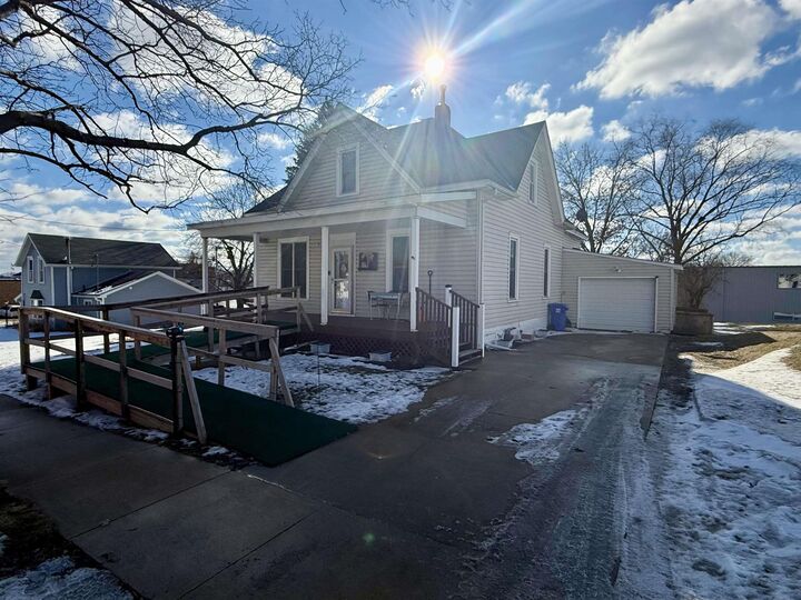 Property Photo: 513 Panama Street IA 50658