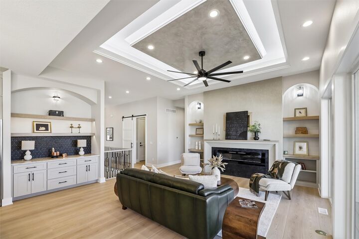 Property Photo:  18251 Alderleaf Drive  IA 50325 