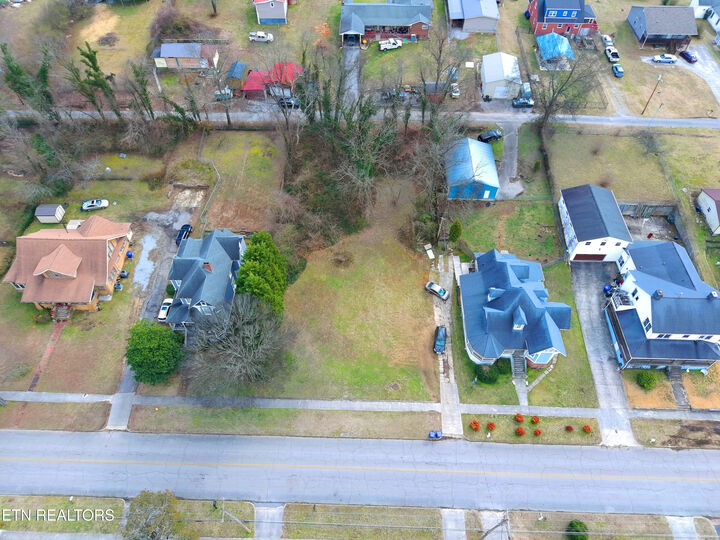 Property Photo:  120 N Kingston Ave  TN 37854 