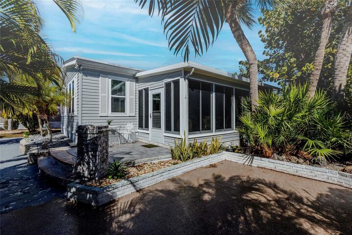 Property Photo:  2100 Kings Highway 52  FL 33980 