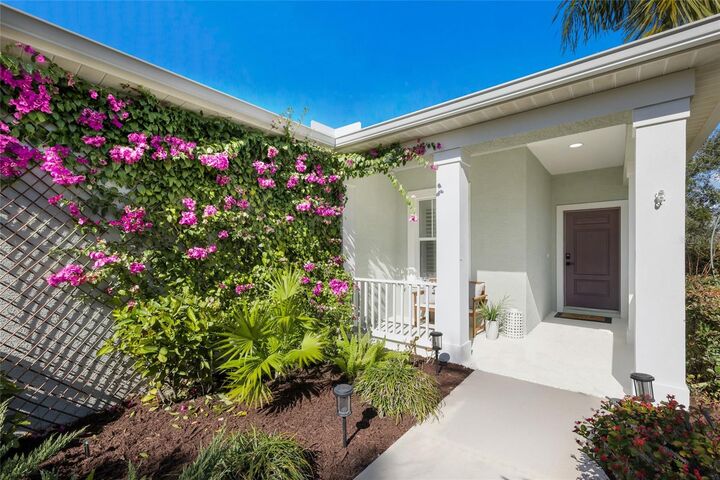 Property Photo:  5043 Newport News Circle  FL 34211 