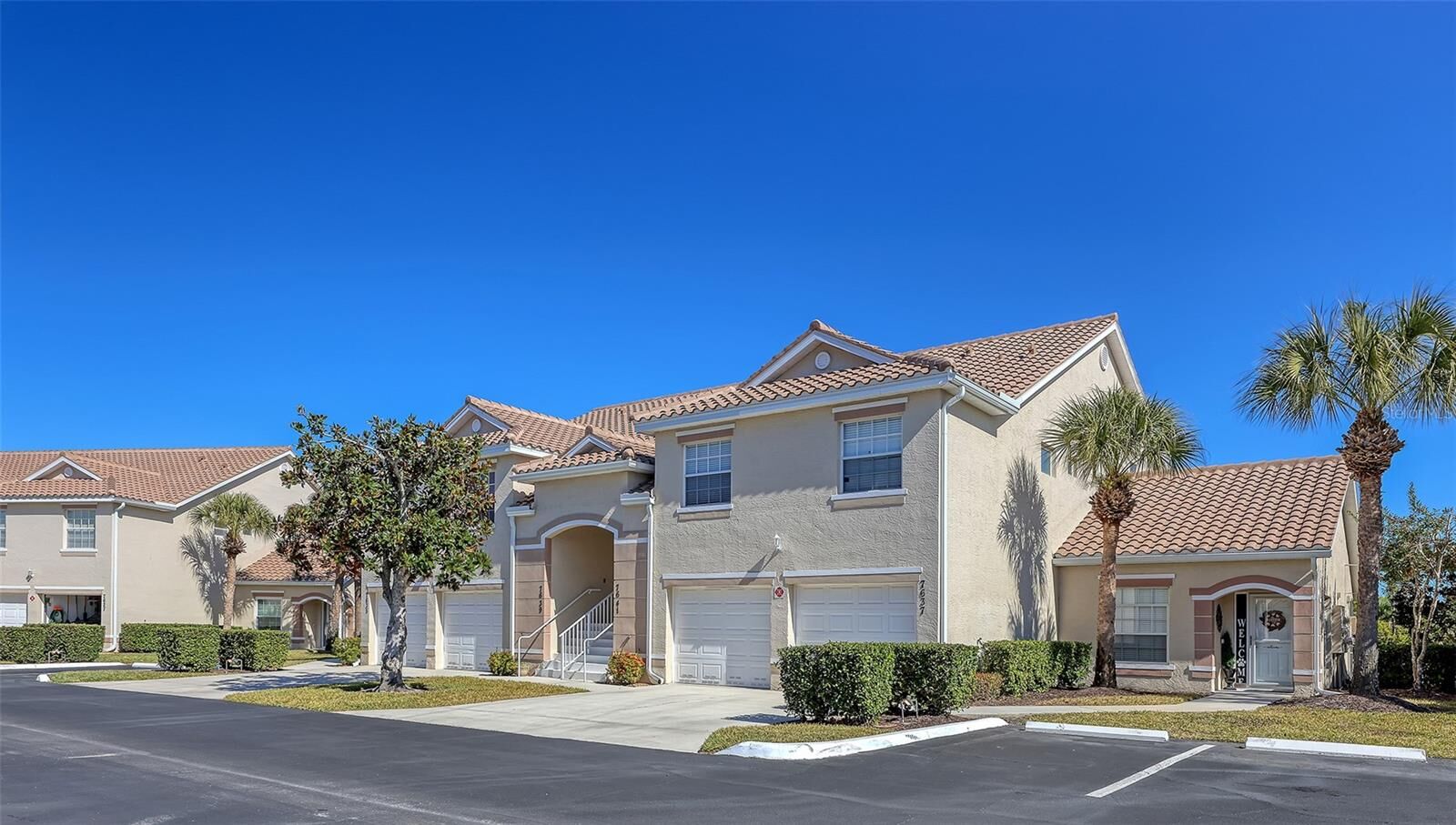 Property Photo:  7641 Sweetbay Circle 7641  FL 34203 