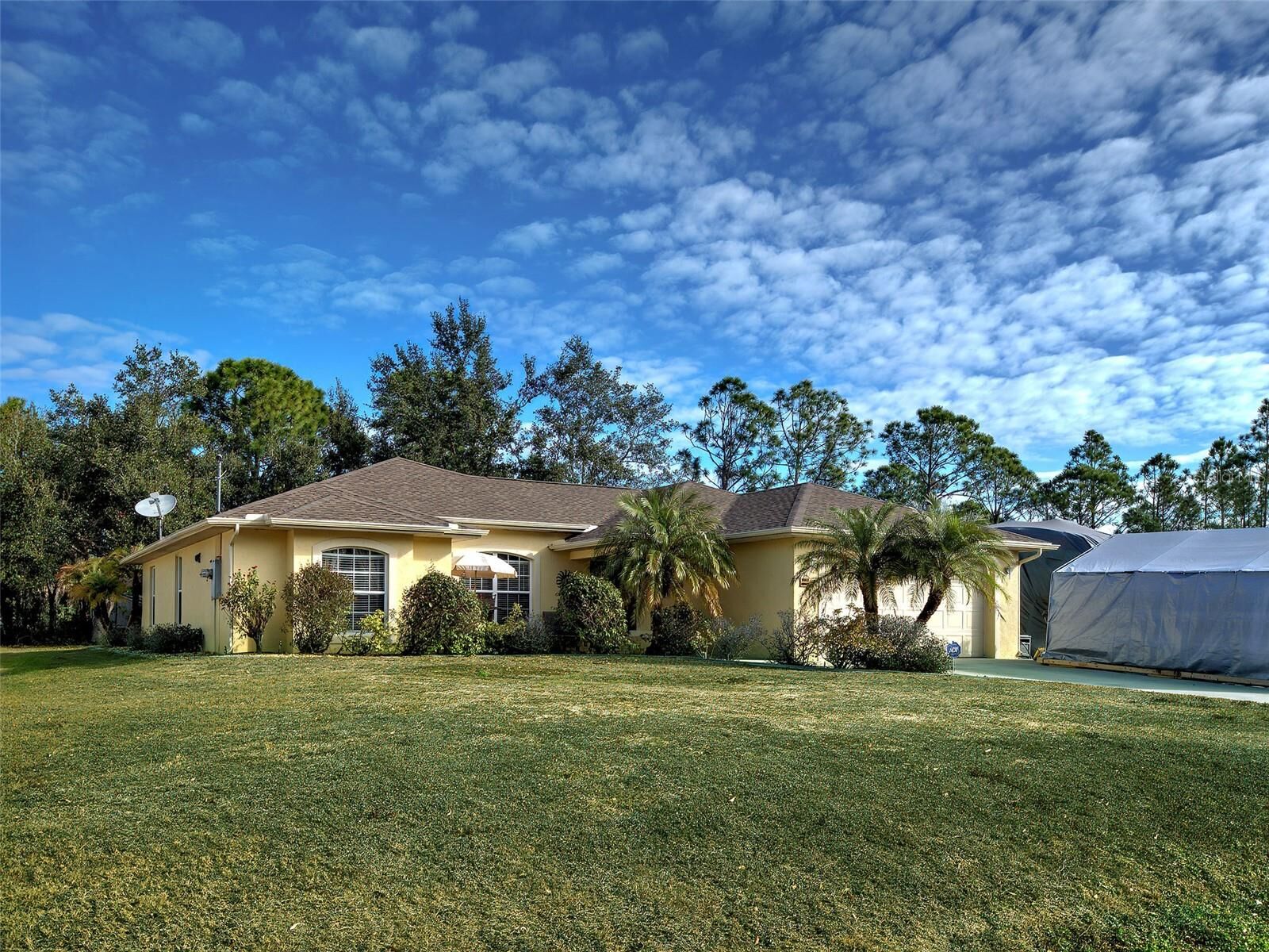 Property Photo:  7339 Cameo Circle  FL 34291 