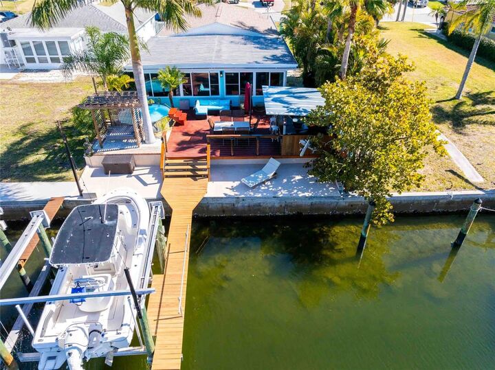 Property Photo: 4925 Bonito Drive FL 34652