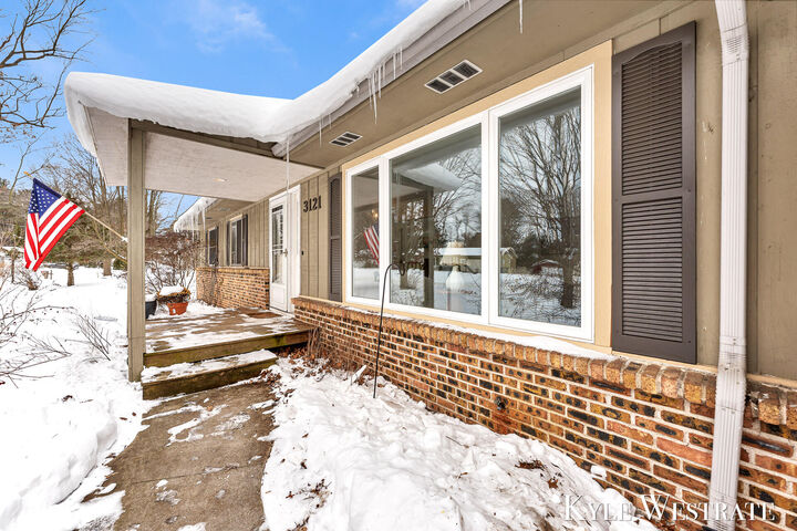 Property Photo:  3121 Memorial Drive  MI 49424 