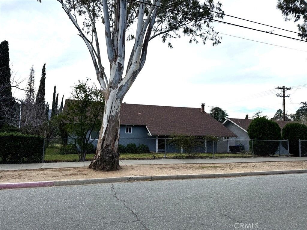Property Photo:  34 W Gilman  CA 92220 