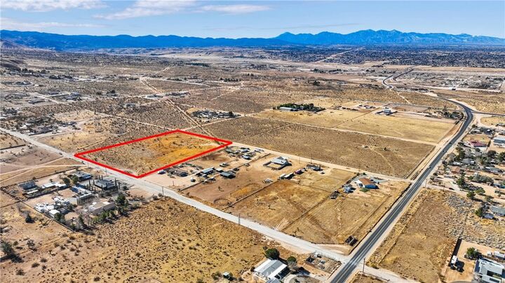 Property Photo:  11 Juniper Street  CA 92307 