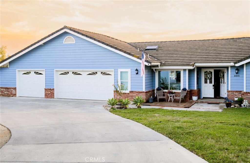Property Photo:  804 El Paisano  CA 92028 