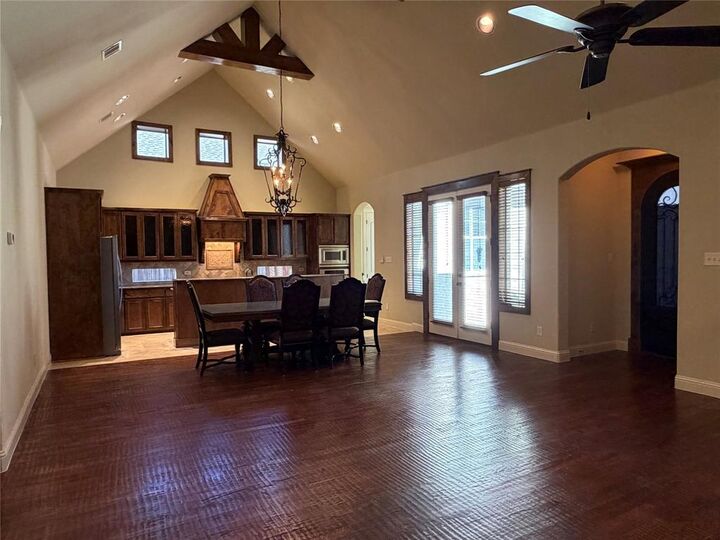 Property Photo:  5804 Mira Lago Lane  TX 76017 