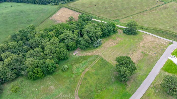 Property Photo:  5651 S Roswell St  IA 51106 