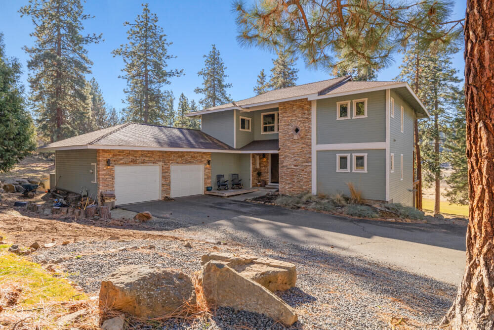 Property Photo:  11750 Merganser Road  OR 97601 