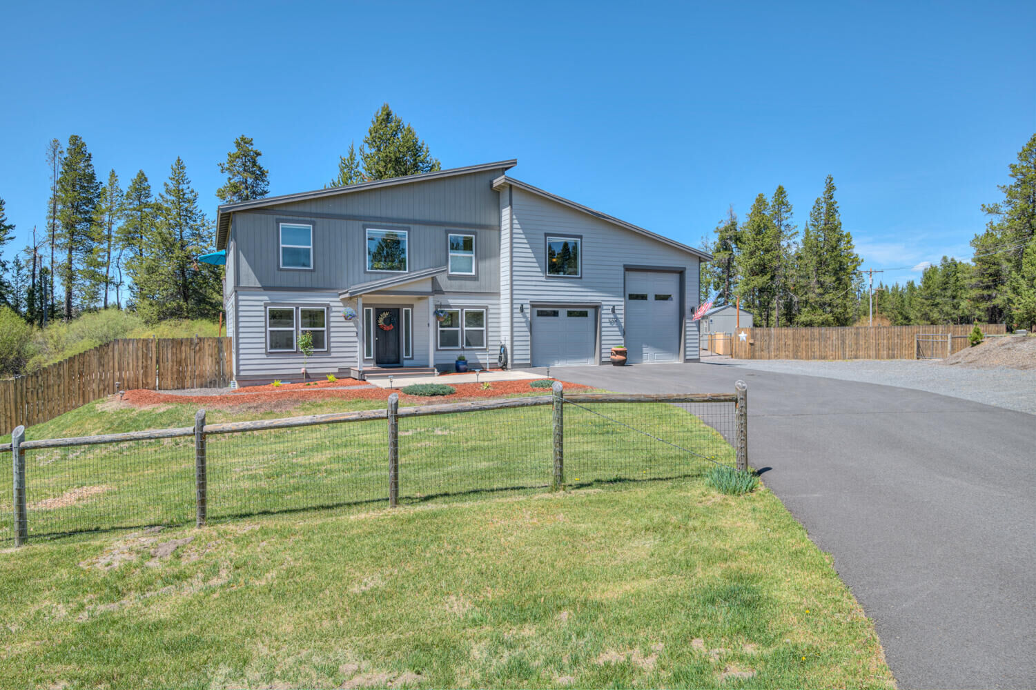 Property Photo:  16732 Contorta Place  OR 97739 