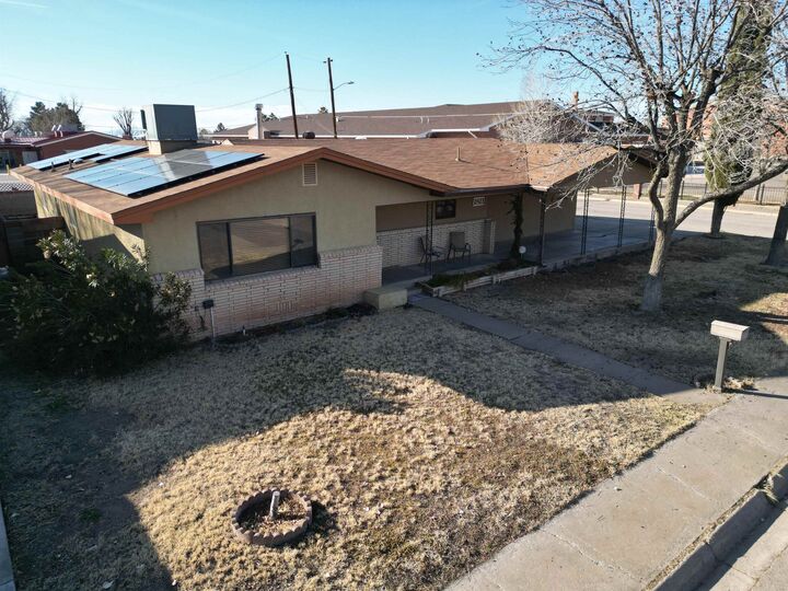 Property Photo:  1811 Alamo Ave  NM 88310-6206 