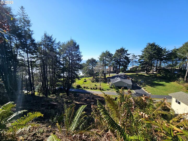 Property Photo:  Deer Park Dr 500  OR 97415 