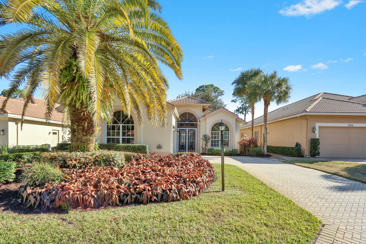 Property Photo: 9313 Avenel Lane FL 34986