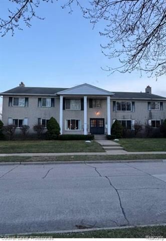 Property Photo:  510 Montrose Avenue 8  MI 48073 