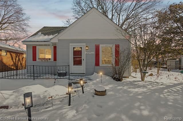 Property Photo:  20922 Negaunee Street  MI 48033 