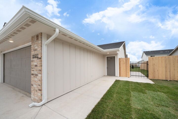 Property Photo:  16908 W Lawson St  KS 67052 