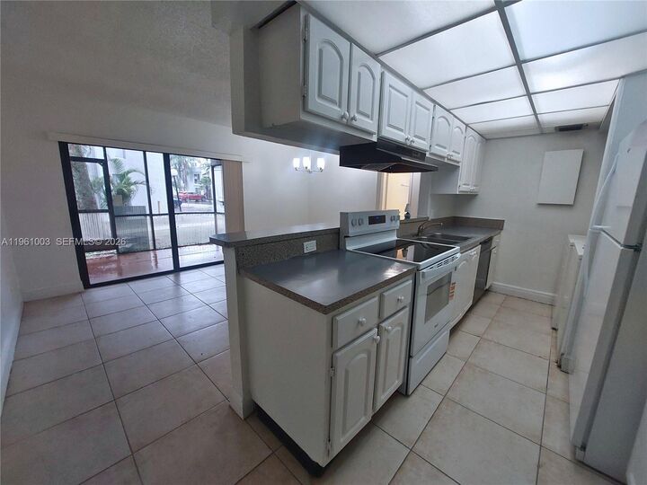 Property Photo: 4463 Treehouse Ln D FL 33319
