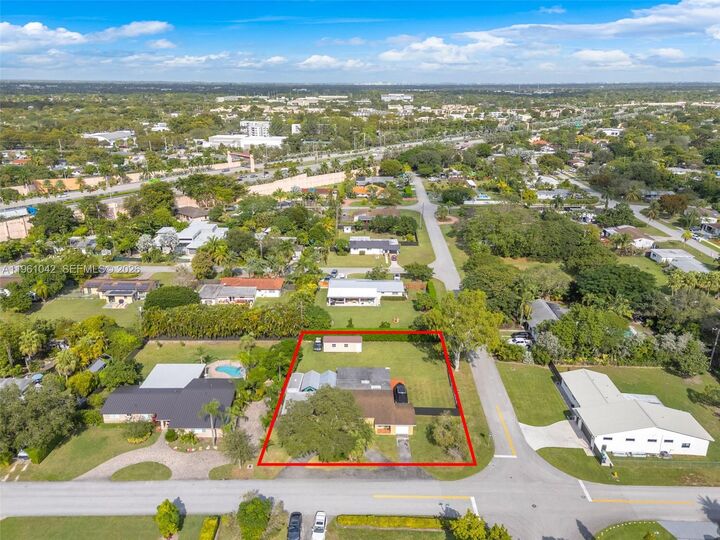 Property Photo: 10901 SW 116th St FL 33176