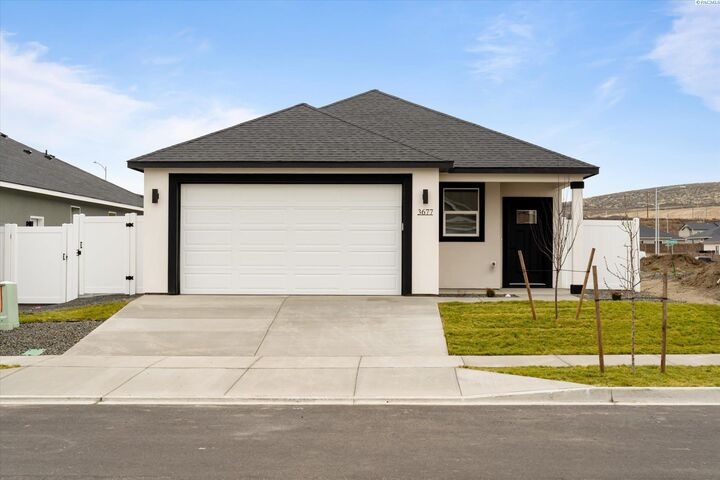 Property Photo:  3654 Nuthatch St  WA 99352 