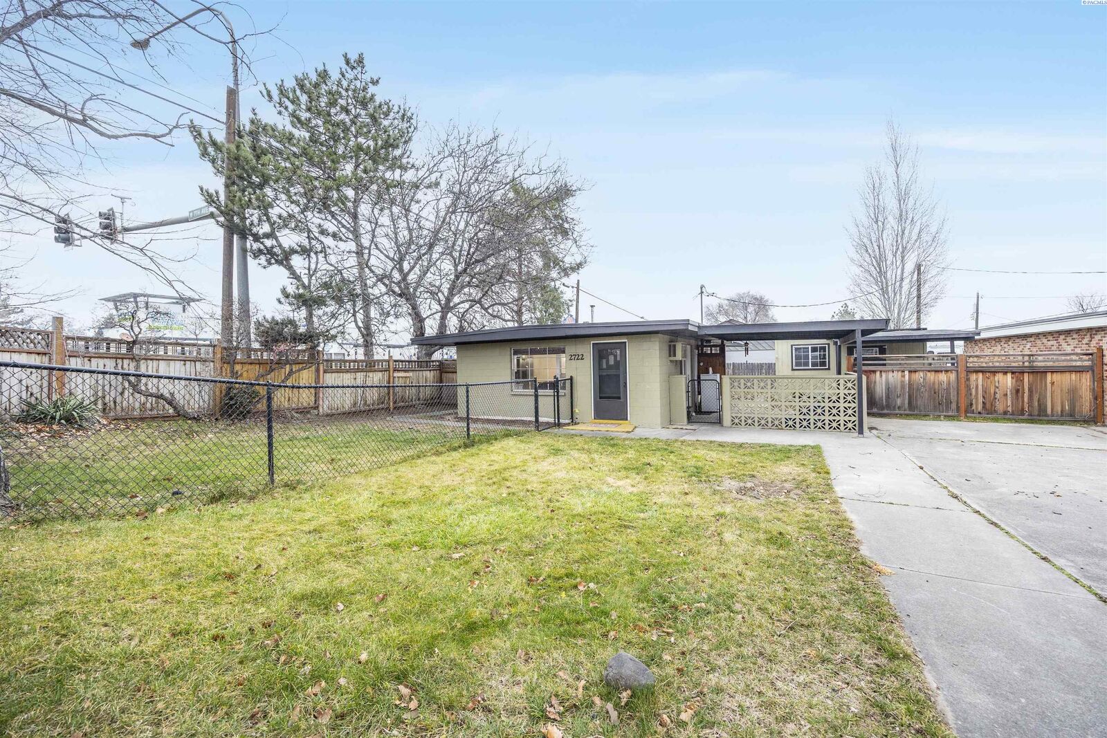 Property Photo:  2722 W 7th Ave  WA 99336 