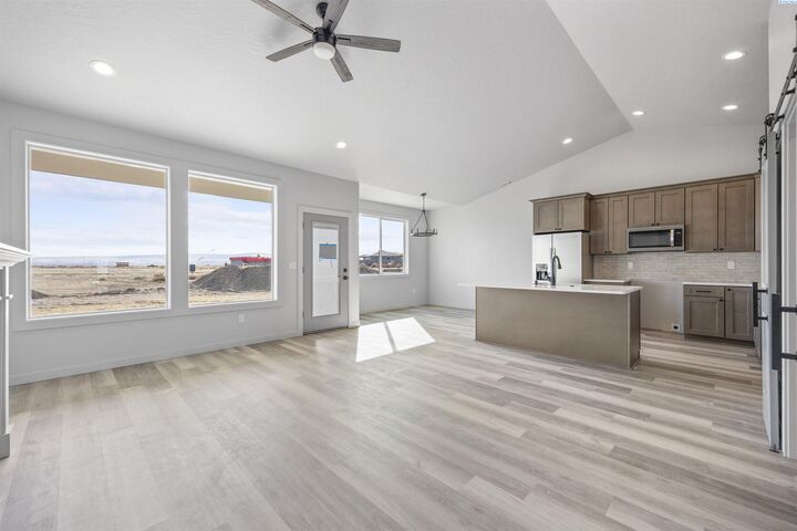 Property Photo: 2914 E Helena St WA 99301