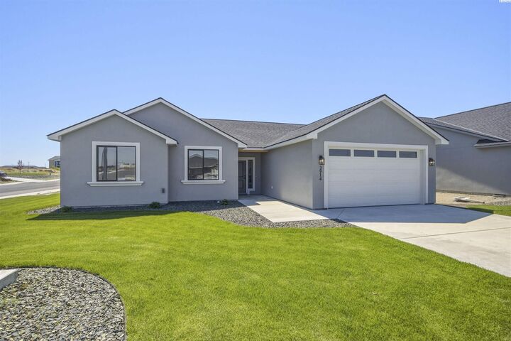 Property Photo:  2914 E Helena St  WA 99301 