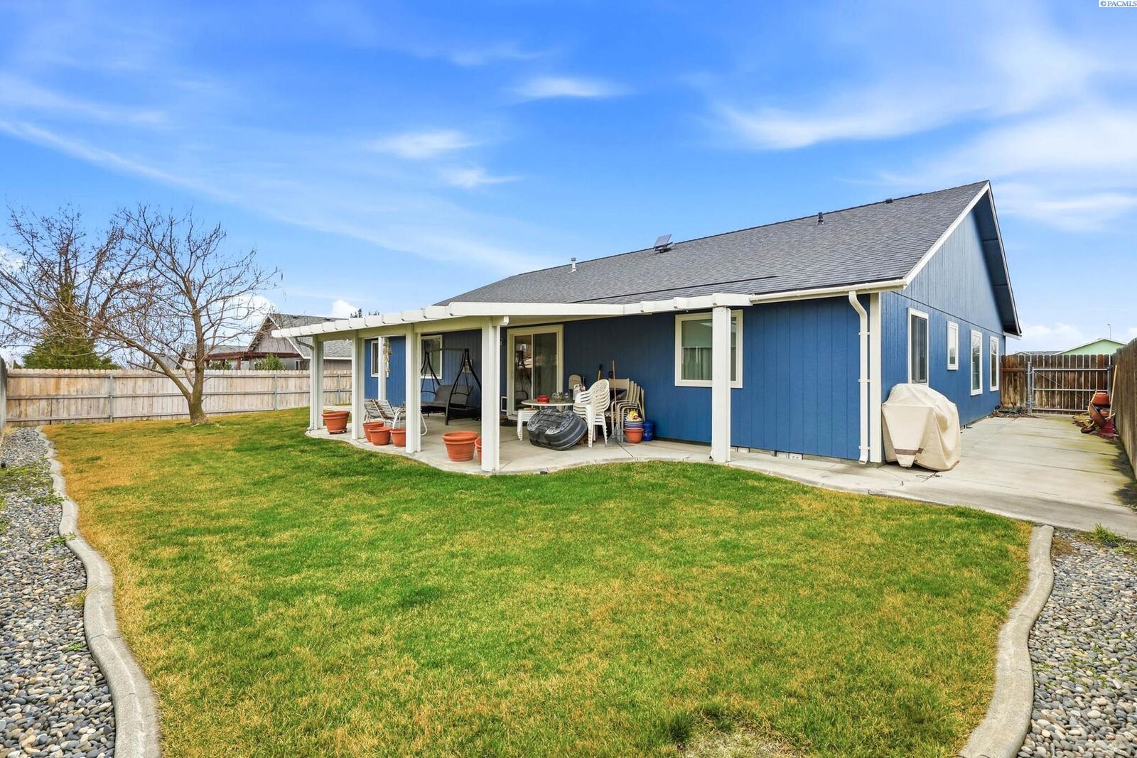 Property Photo:  4207 Minorca Ln  WA 99301 