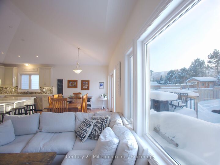 Property Photo:  108 Creekwood Court  ON L9Y 0V1 