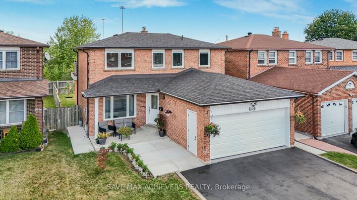 Property Photo: 4024 Longo Circle E ON L4T 4C7