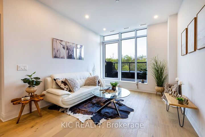Property Photo: 99 Louisa Street 302 ON K0M 1N0