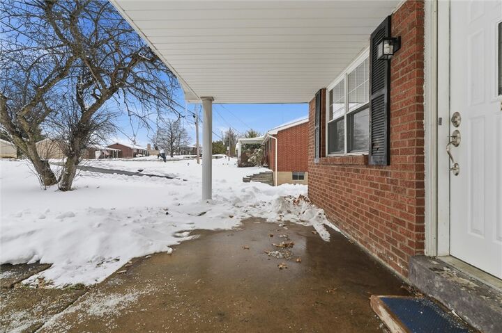 Property Photo:  210 Seanor Rd  PA 15642 