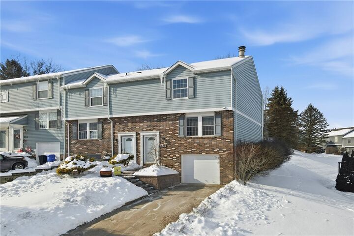 Property Photo:  2518 Hawthorne Dr  PA 15071 