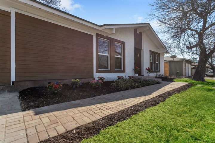 Property Photo: 4715 Carsonhill Drive TX 78723