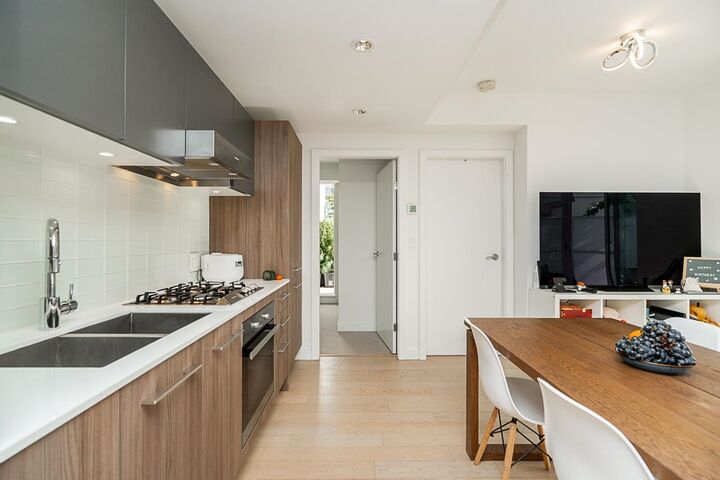 Property Photo: 4638 Gladstone Street 301 BC V5N 0G5