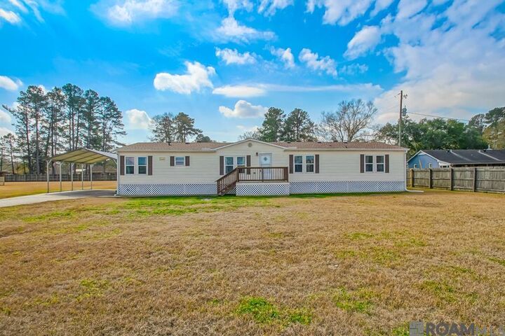 Property Photo:  9958 Little John Ave  LA 70706 