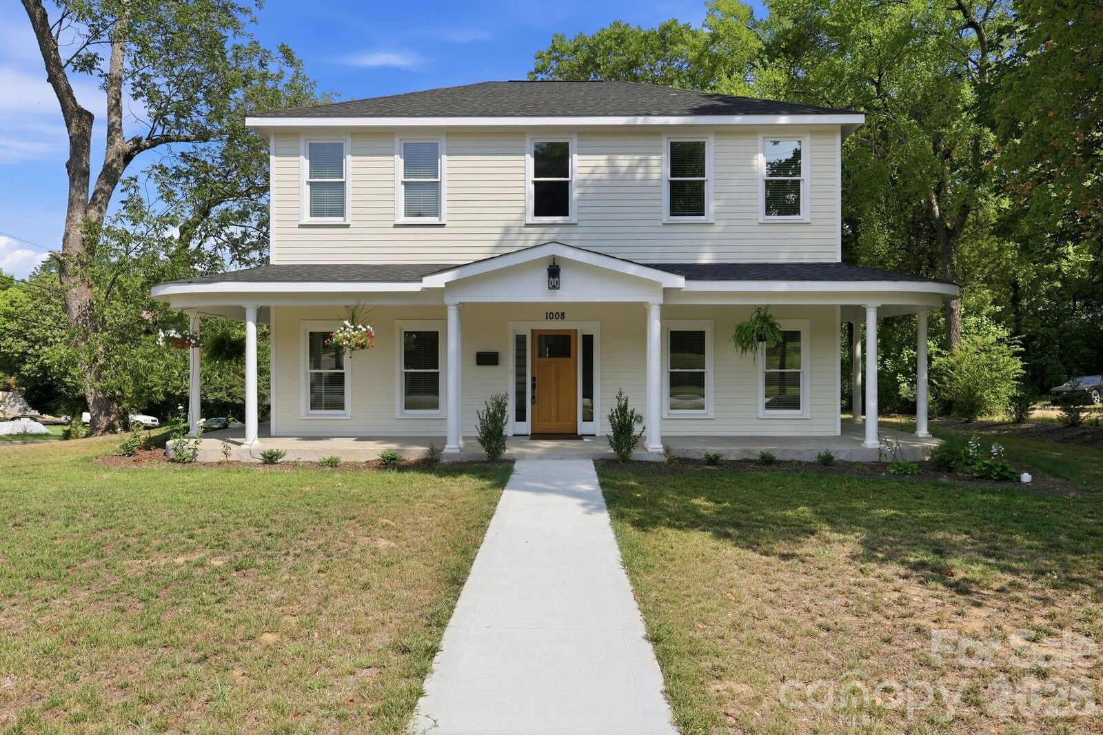 Property Photo: 1008 N Main Street NC 28144