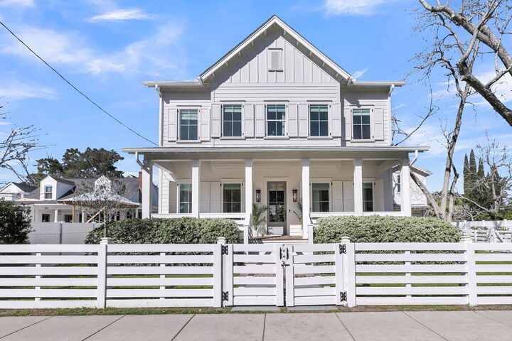 Property Photo:  546 Center Street  SC 29464 