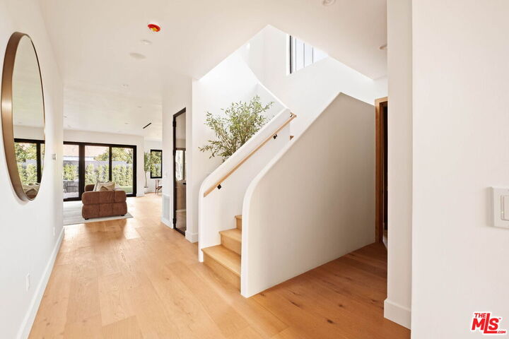 Property Photo:  4066 Lyceum Ave  CA 90066 