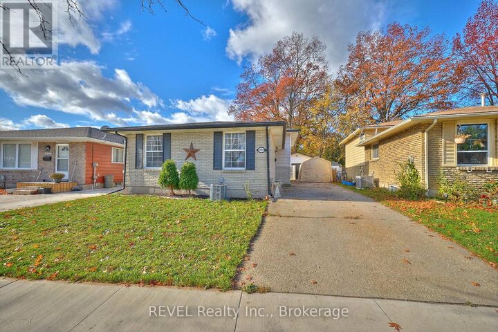 Property Photo:  2989 Loyalist Avenue  ON L2J 3K8 