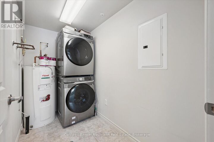 Property Photo:  45 Kingsbury Square 406  ON N1L 0L2 